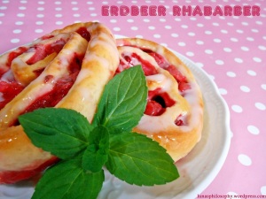 Erdbeer-Rhabarber-Schnecken